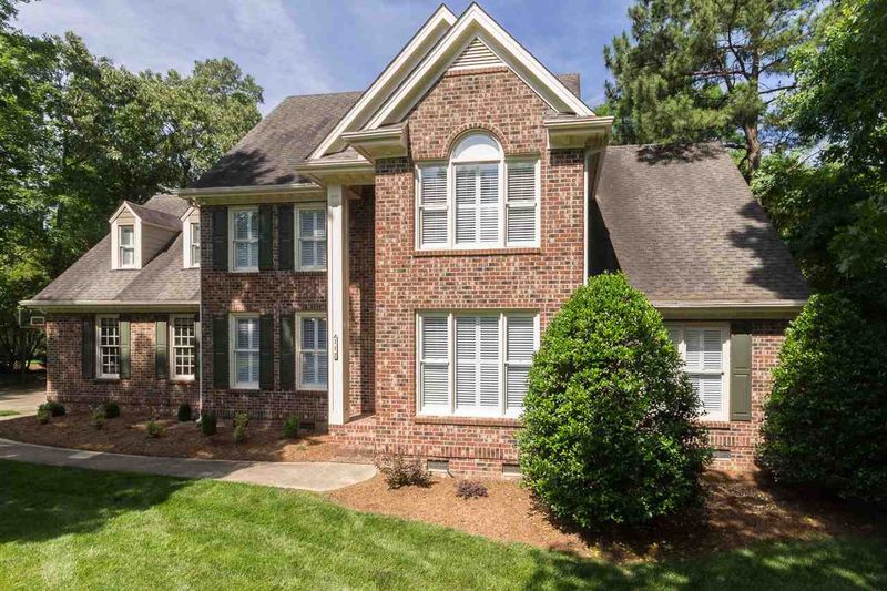 112 Legault Dr, Cary, NC 27513