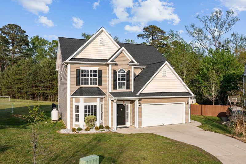 112 Linwater Way, Holly Springs, NC 27540