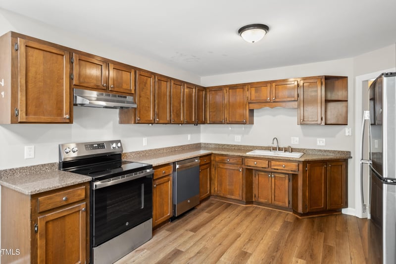 112 Lomond Ln, Cary, NC 27518
