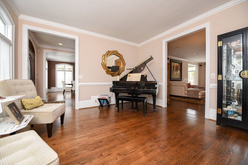 112 Lynwood Pl, Chapel Hill, NC 27517