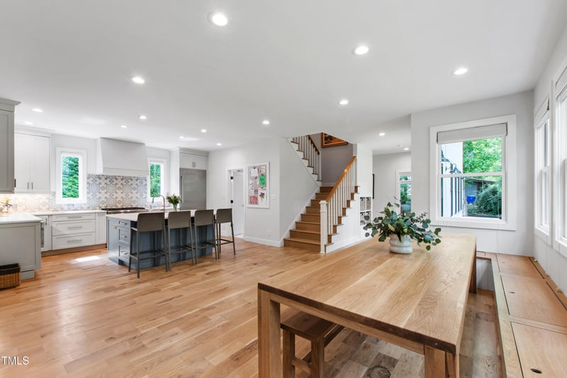 112 Meadowbrook Dr, Chapel Hill, NC 27514