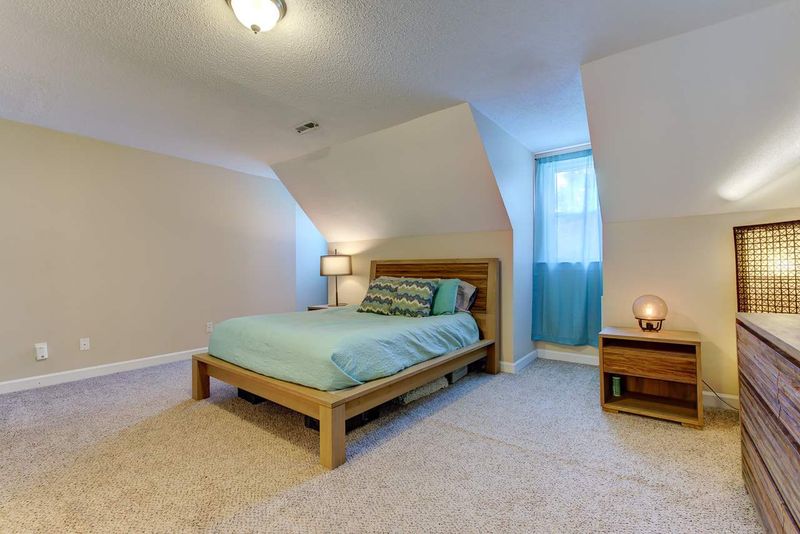 112 Meadows Cir, Knightdale, NC 27545