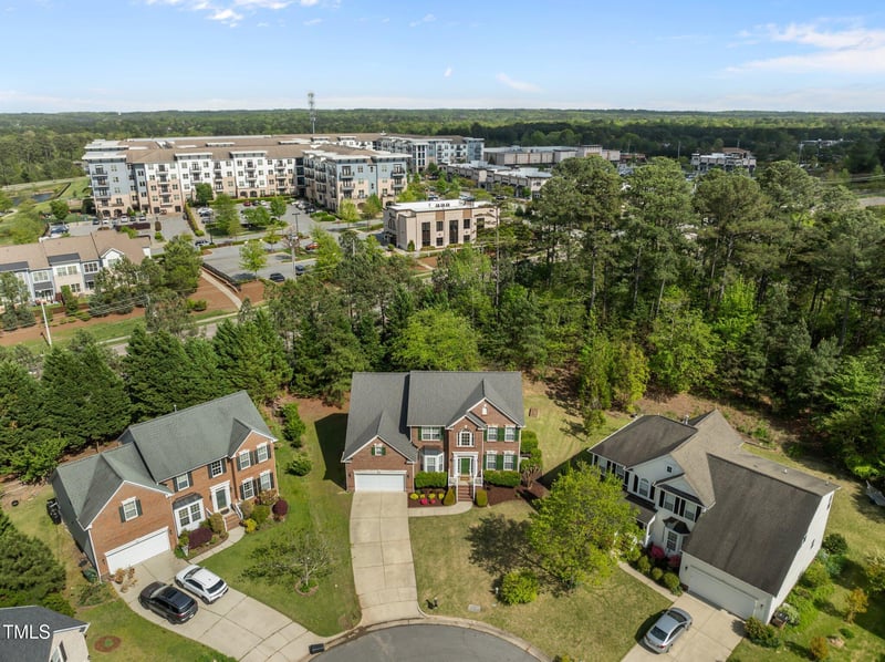 112 Natchez Ct, Cary, NC 27519
