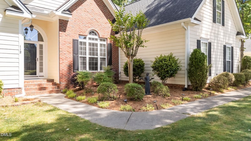 112 Normandy Dr, Clayton, NC 27527