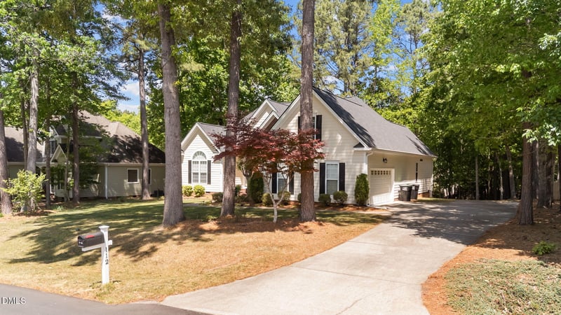 112 Normandy Dr, Clayton, NC 27527