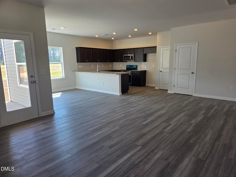 112 Oyster Tabby Dr, Lillington, NC 27546