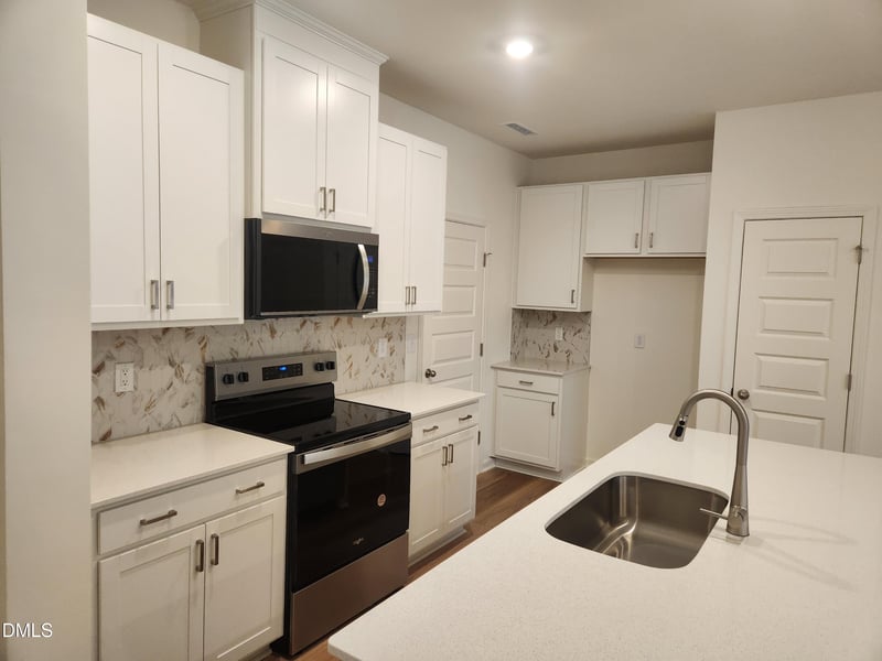 112 Parker Ln, Mebane, NC 27302