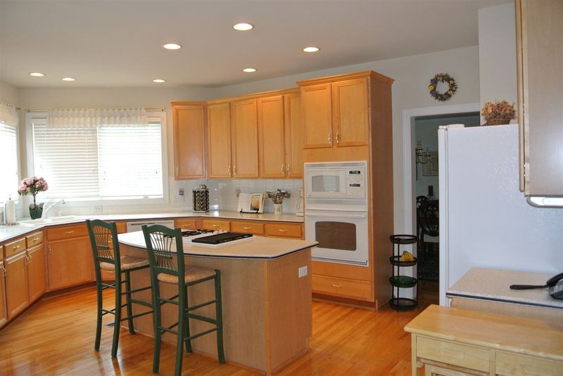 112 Parmalee Ct, Cary, NC 27519