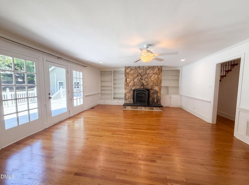 112 Queensferry Rd, Cary, NC 27511