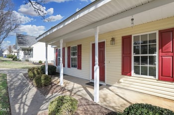 112 Red Feather Ct, Holly Springs, NC 27540