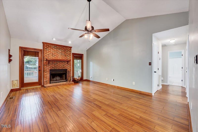 112 Rock Pointe Ln, Cary, NC 27513