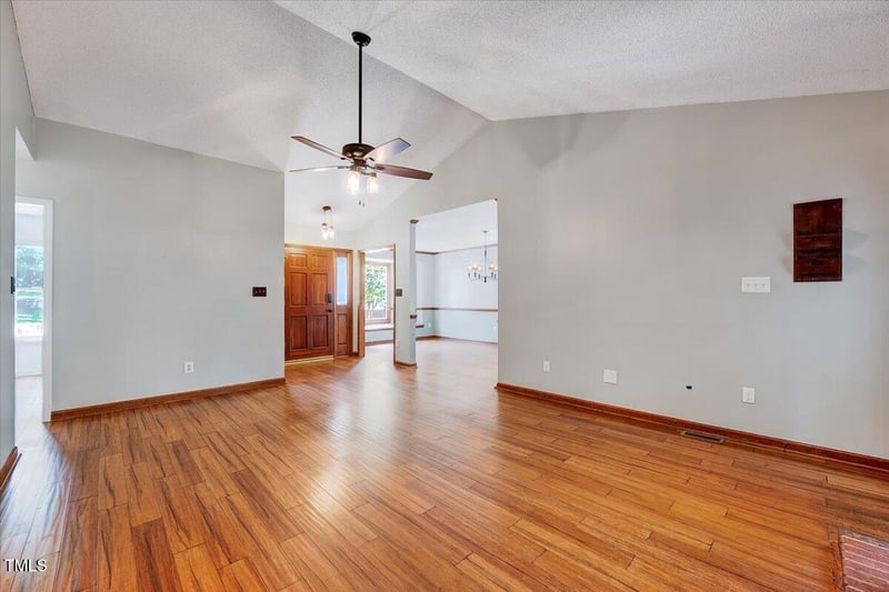 112 Rock Pointe Ln, Cary, NC 27513