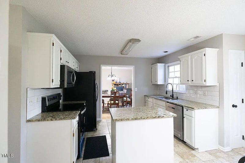 112 Romaine Ct, Cary, NC 27513