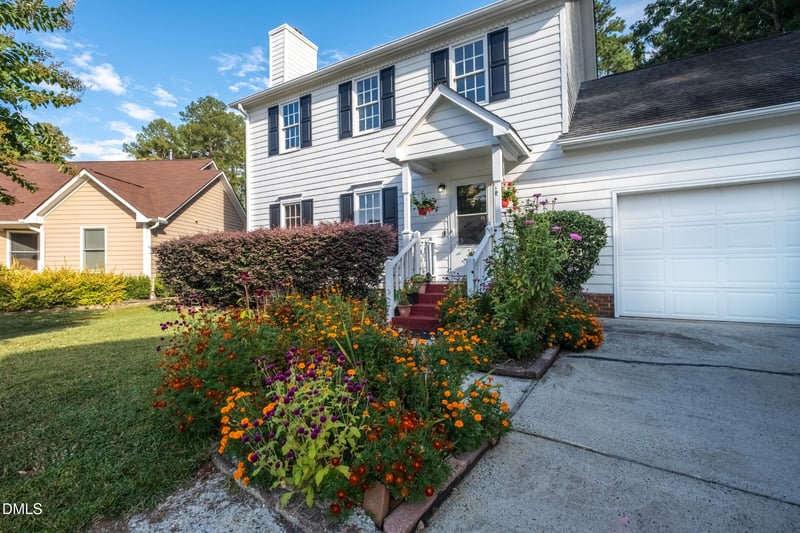 112 Romaine Ct, Cary, NC 27513