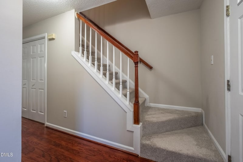 112 Romaine Ct, Cary, NC 27513