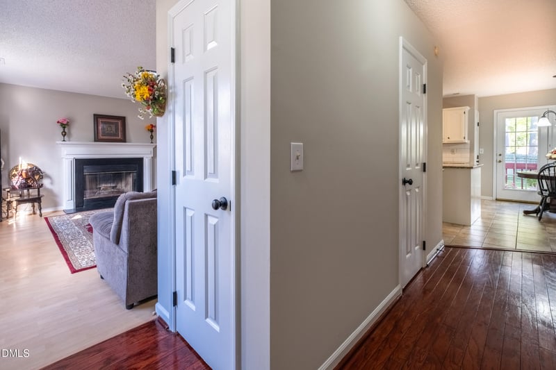 112 Romaine Ct, Cary, NC 27513