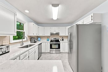 112 Sequoia Ct, Cary, NC 27513