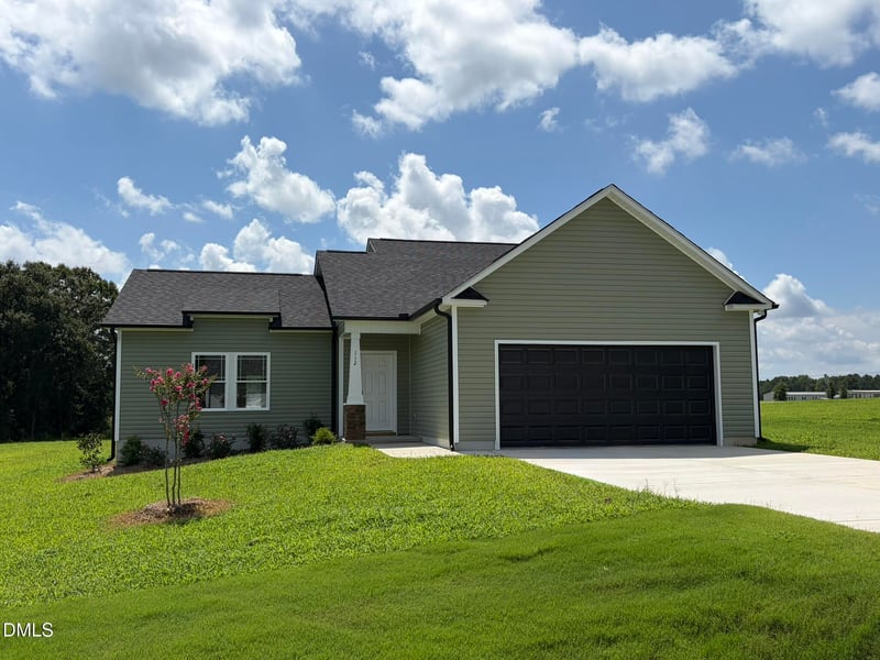 112 Shiloh Dr, Lillington, NC 27546