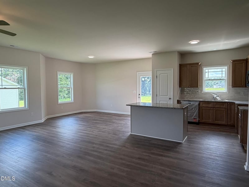 112 Shiloh Dr, Lillington, NC 27546