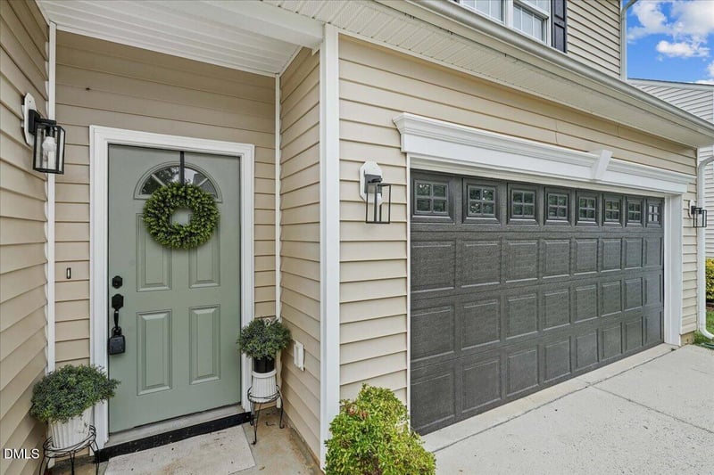 112 Smith Rock Dr, Holly Springs, NC 27540
