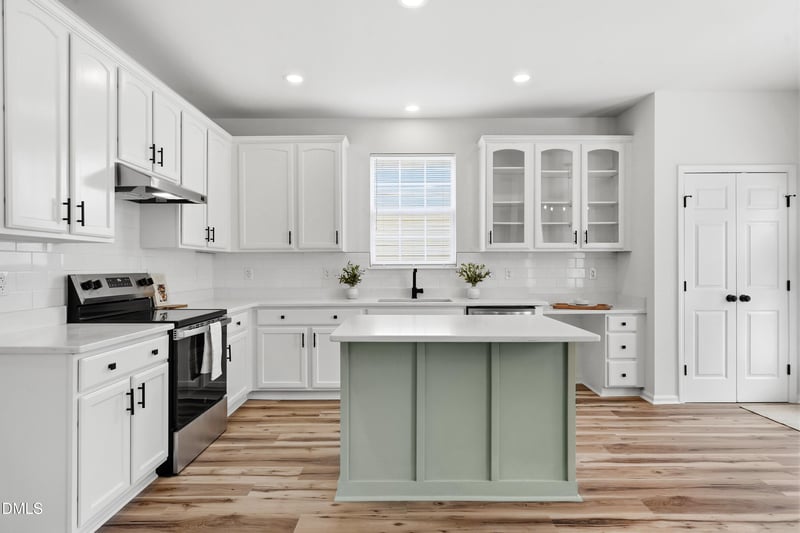 112 Smith Rock Dr, Holly Springs, NC 27540
