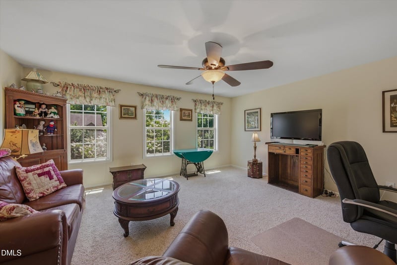 112 Somers Ln, Clayton, NC 27527