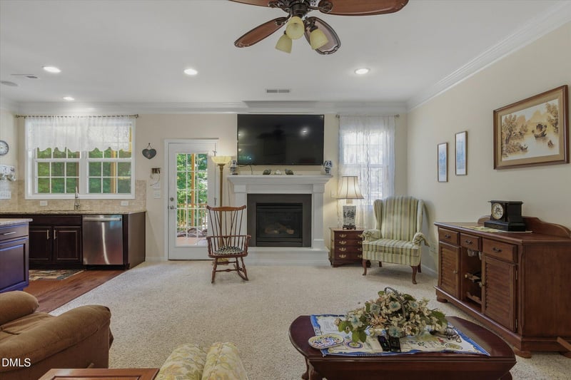 112 Somers Ln, Clayton, NC 27527