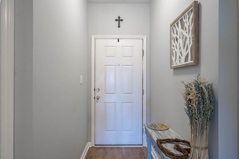 112 Springfork Dr, Cary, NC 27513