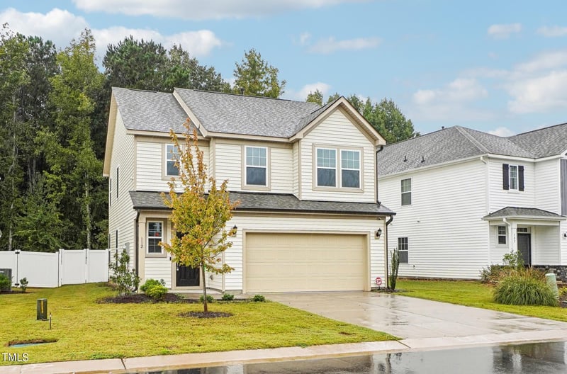 112 Still Hand Dr, Clayton, NC 27527