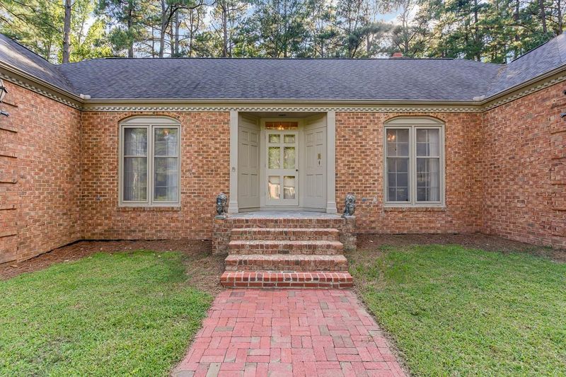 112 Stratford Dr, Louisburg, NC 27549
