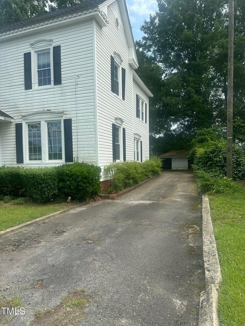 112 Sycamore St, Zebulon, NC 27597
