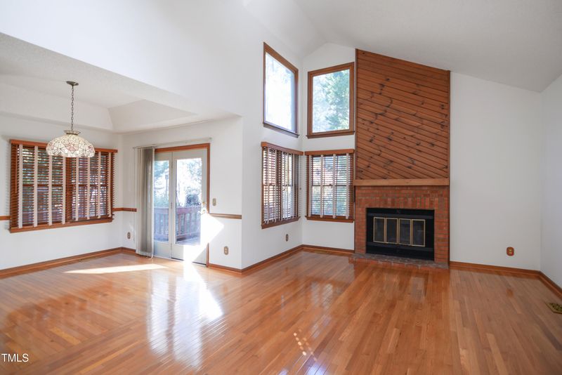 112 Talon Dr, Cary, NC 27518