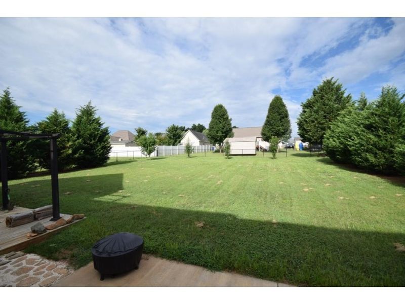 112 Tate Dr, Burlington, NC 27215