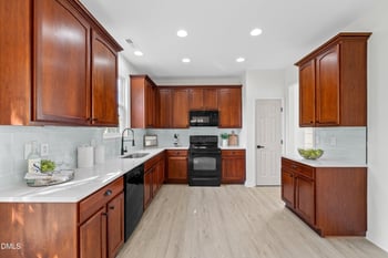 112 Touvelle Ct, Holly Springs, NC 27540