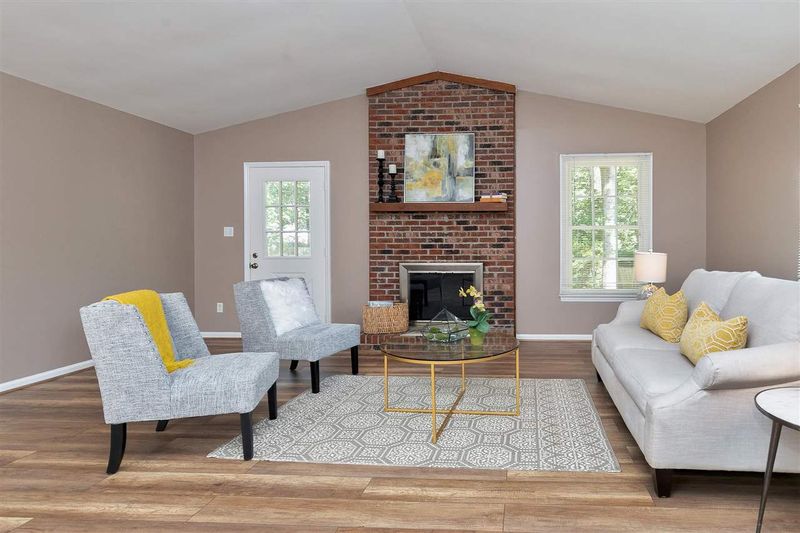 112 Trappers Run Dr, Cary, NC 27513