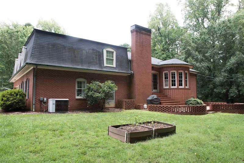 112 Westover Dr, Roxboro, NC 27573