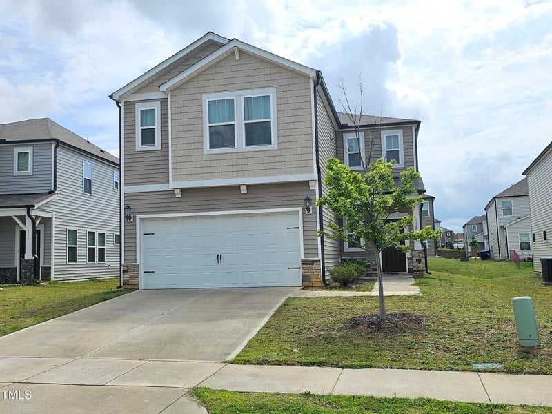 112 Wilbur Lake Dr, Fuquay Varina, NC 27526