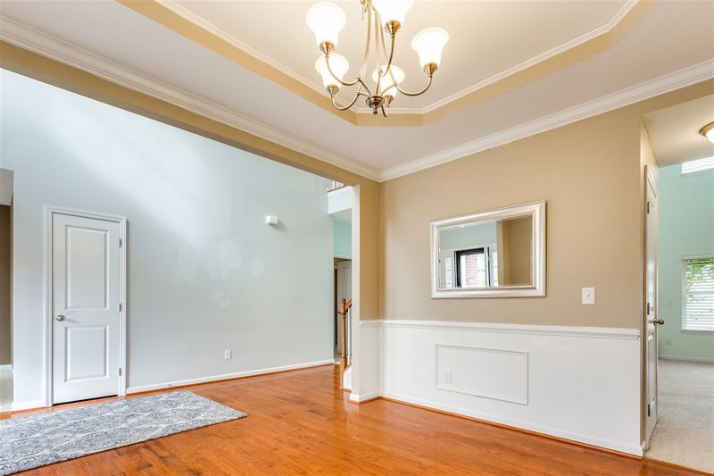 112 Windrush Ln, Durham, NC 27703