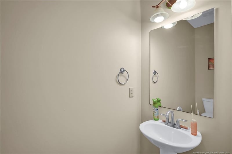 1120 Braybrooke Pl, Fayetteville, NC 28314