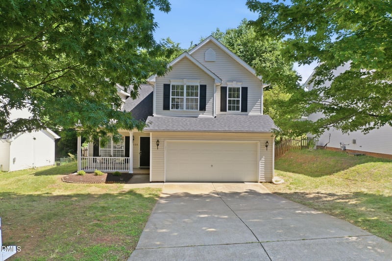 1120 Briarwood Dr, Mebane, NC 27302