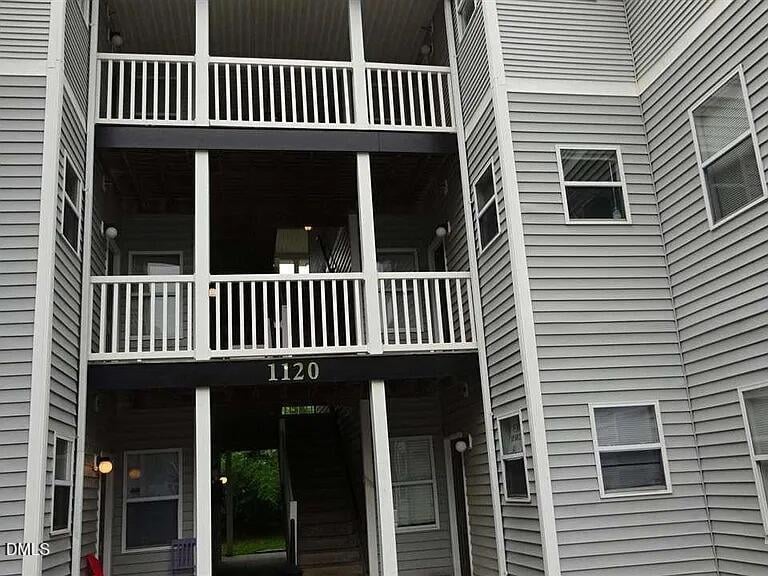 1120 Carlton Ave #301, Raleigh, NC 27606