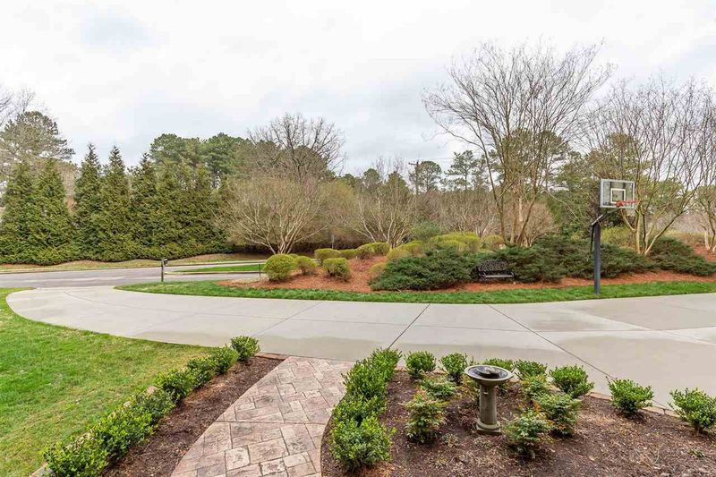 1120 Enderbury Dr, Raleigh, NC 27614
