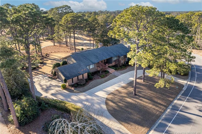 1120 Longleaf Dr, Fayetteville, NC 28305