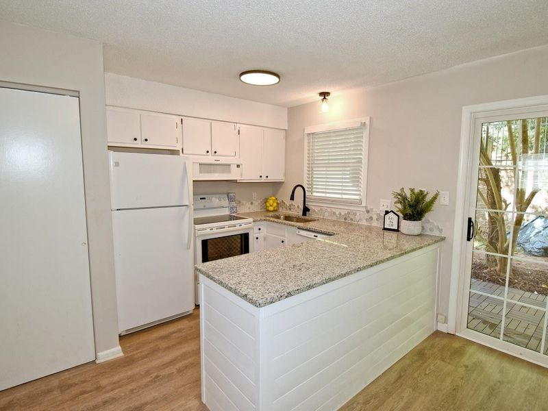 1120 Nottingham Cir, Cary, NC 27511