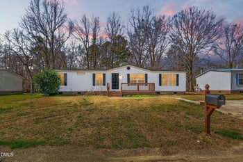 1120 Pasture Ln, Fayetteville, NC 28312