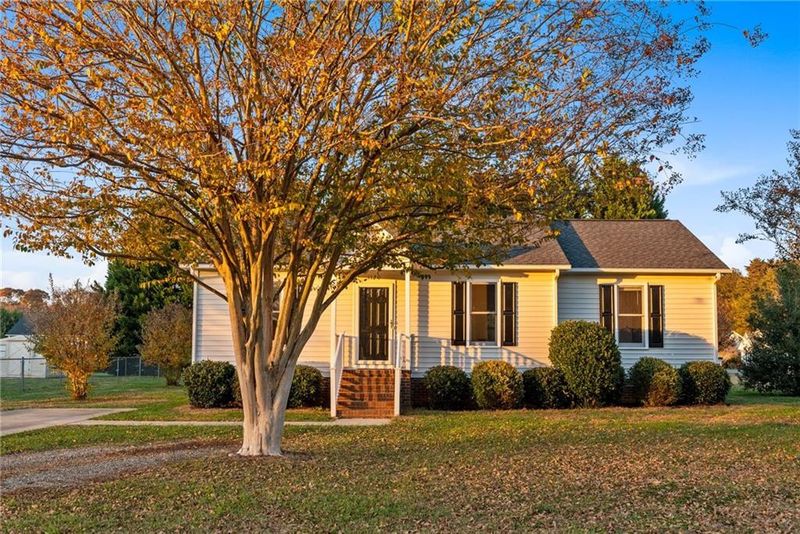1120 Pine St, Mebane, NC 27302