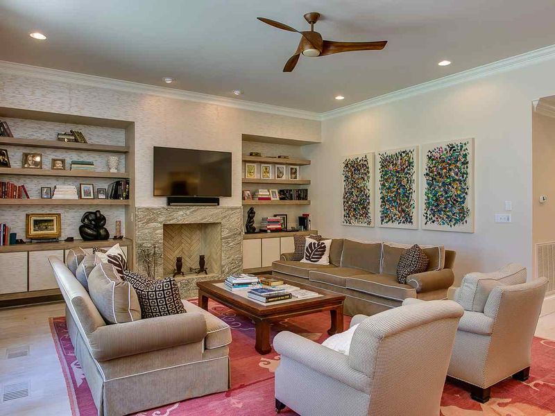 1120 Pinehurst Dr, Chapel Hill, NC 27517