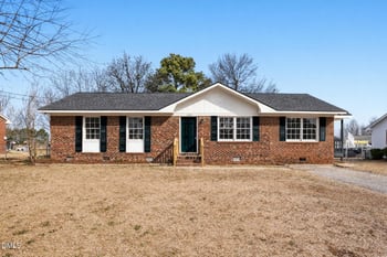 1120 Pope St, Benson, NC 27504