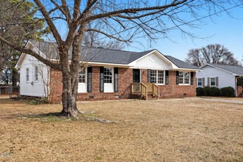 1120 Pope St, Benson, NC 27504