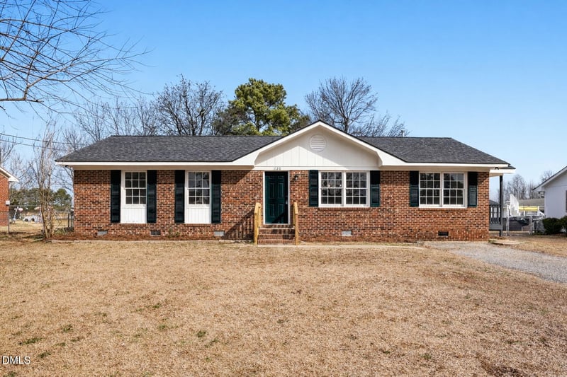 1120 Pope St, Benson, NC 27504
